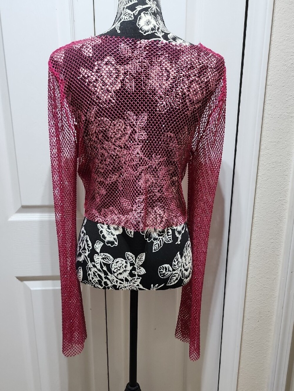 Windsor Fuchsia Rhinestone Mesh Long-Sleeve Crop Top M - Picture 4 of 6